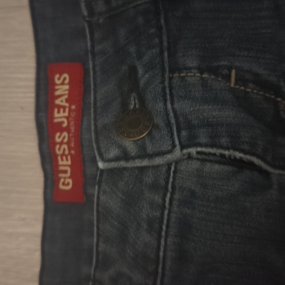 Guess Capri Jeans - Picture 2 of 5